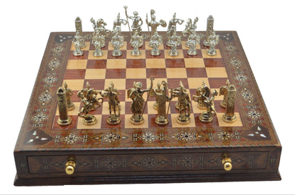 Antik Yunan Metal Satranç Takımı Büyük Boy – El Yapımı Masif Ahşap Çekmeceli Satranç Tahtası, 51 x 51 cm